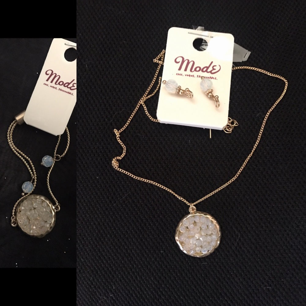Necklace and bracelet set